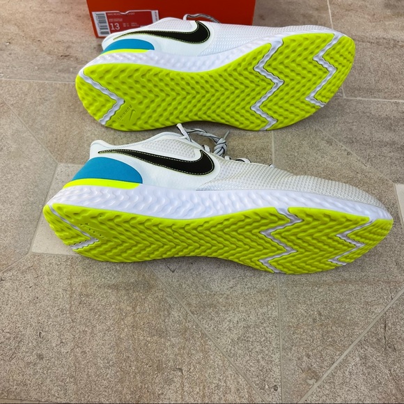 NWT Nike Revolution 5 EXT - Picture 6 of 11